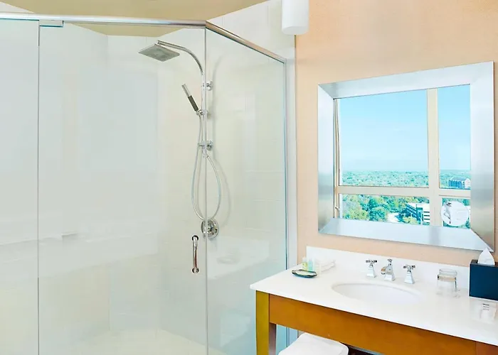 The Westin Chicago North Shore Hotel 4*