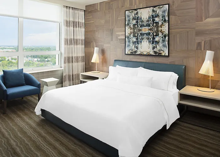 The Westin Chicago North Shore 4*