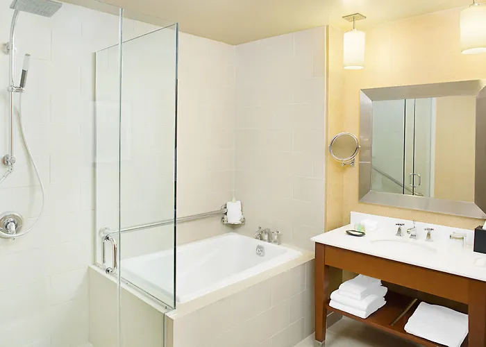 Hotel The Westin Chicago North Shore 4*