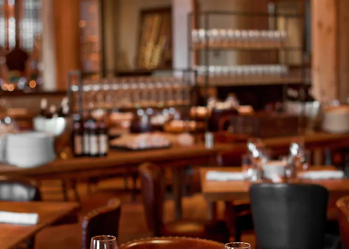 The Westin Chicago North Shore 4*