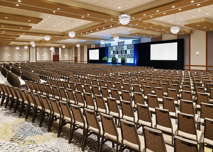 The Westin Chicago North Shore Hotel 4*