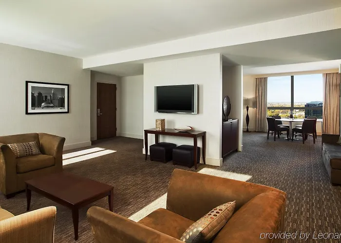 The Westin Chicago North Shore 4*